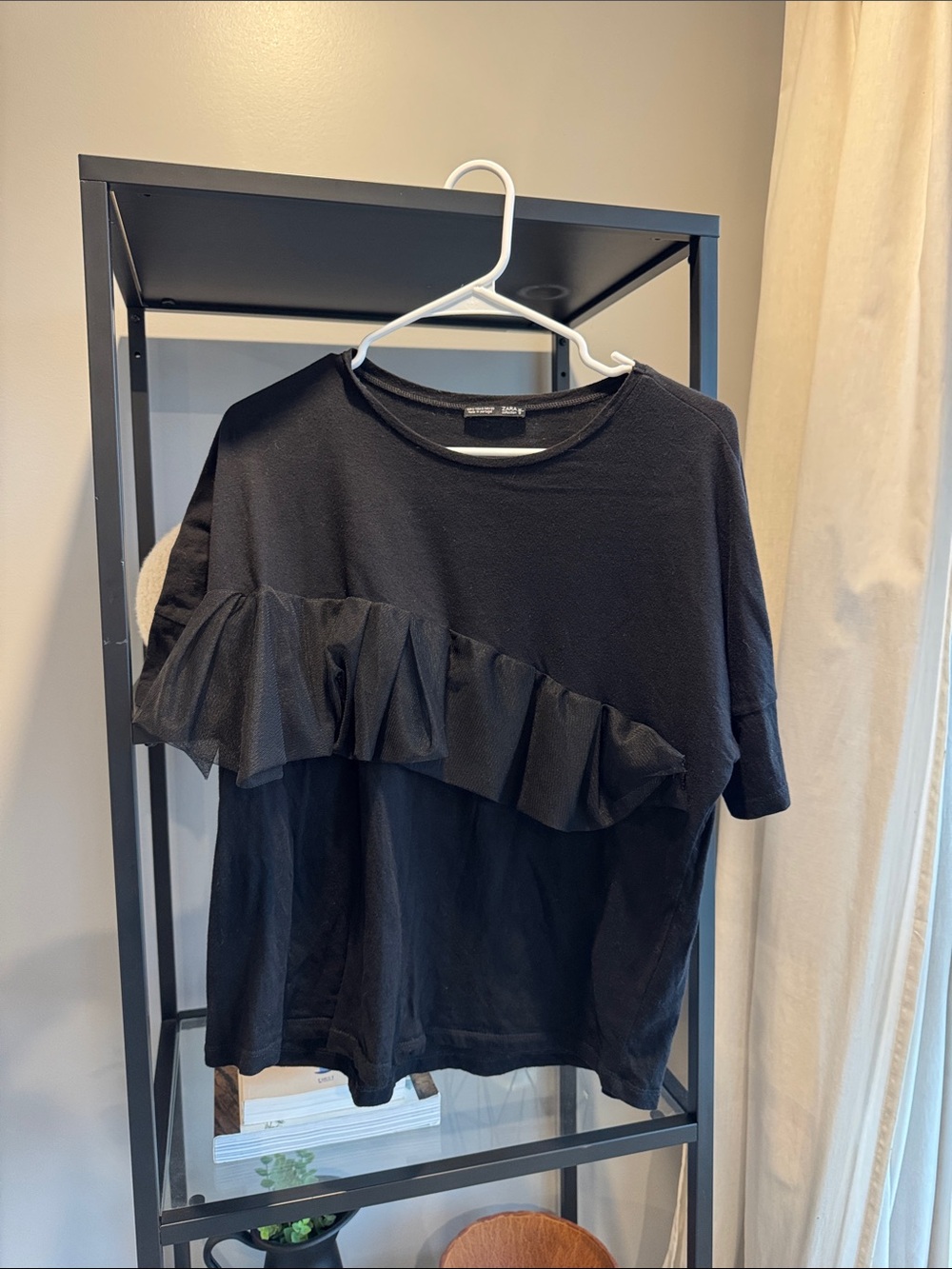 602.Ruffle Accent Short Sleeve Tee in Black